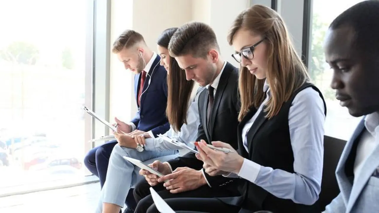 رابط التقديم.. فرصة للالتحاق بوظائف السلك الدبلوماسي والقنصلي قبل انتهاء المهلة المحددة